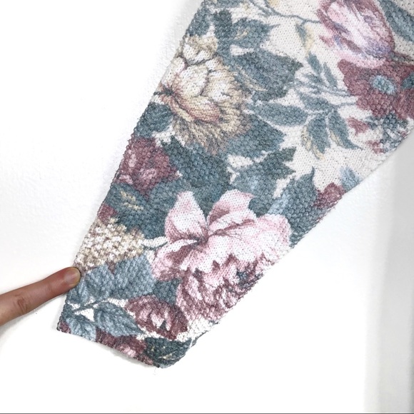 Vintage Rose Floral Sweater - Picture 7 of 11